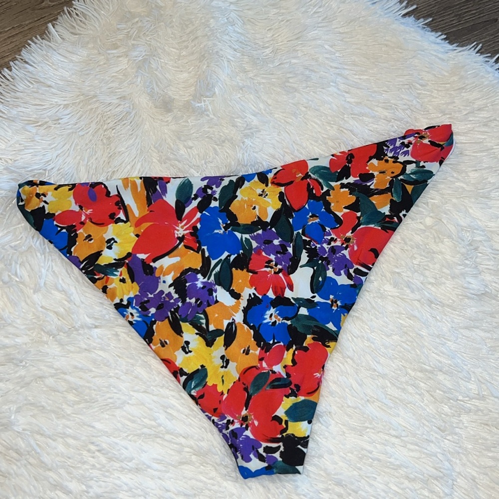 Beach Riot Knotty Bikini Bottom - Large - Picture 3 of 4